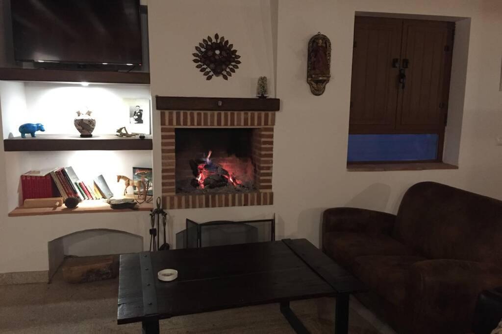 Casa Con Encanto En Poyales Del Hoyo ภายนอก รูปภาพ